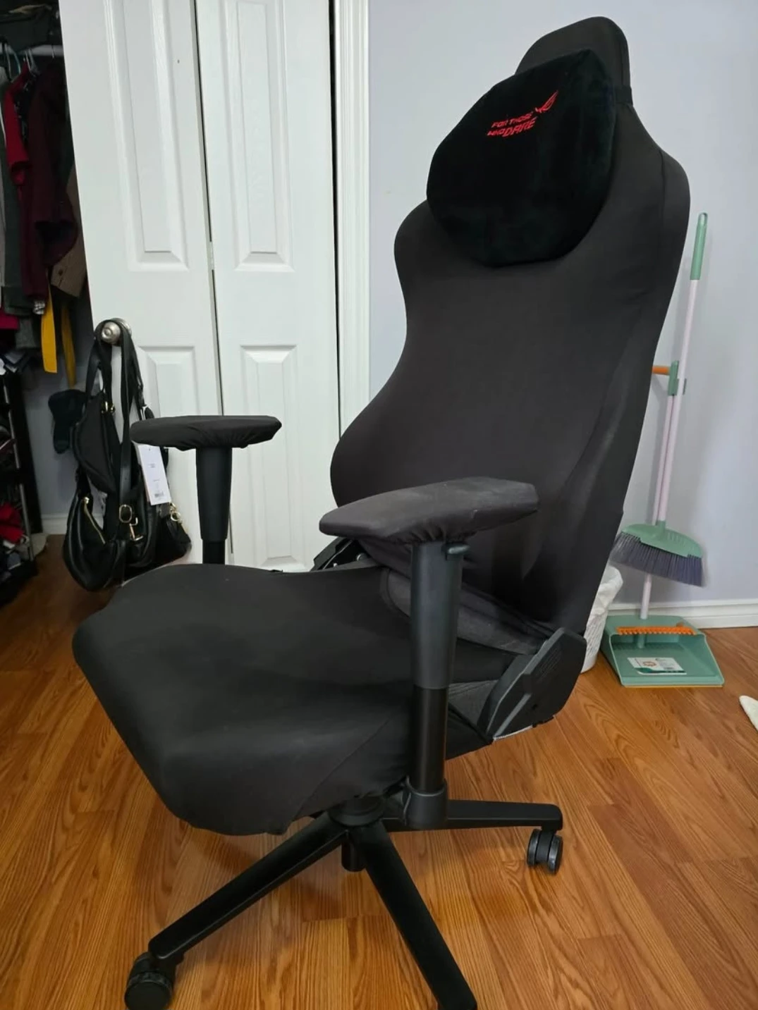 ASUS ROG Aethon Gaming Chair - photo 2
