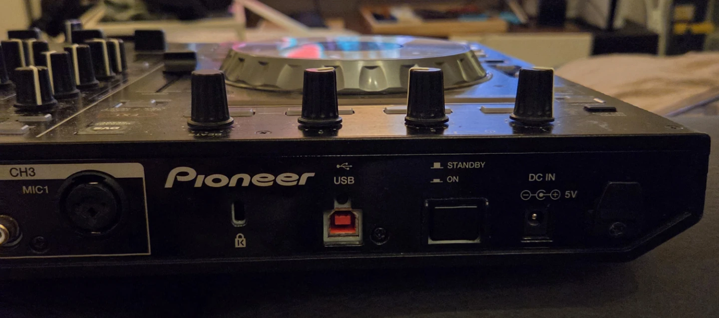 Pioneer DDJ-SX2 DJ Controller - photo 3