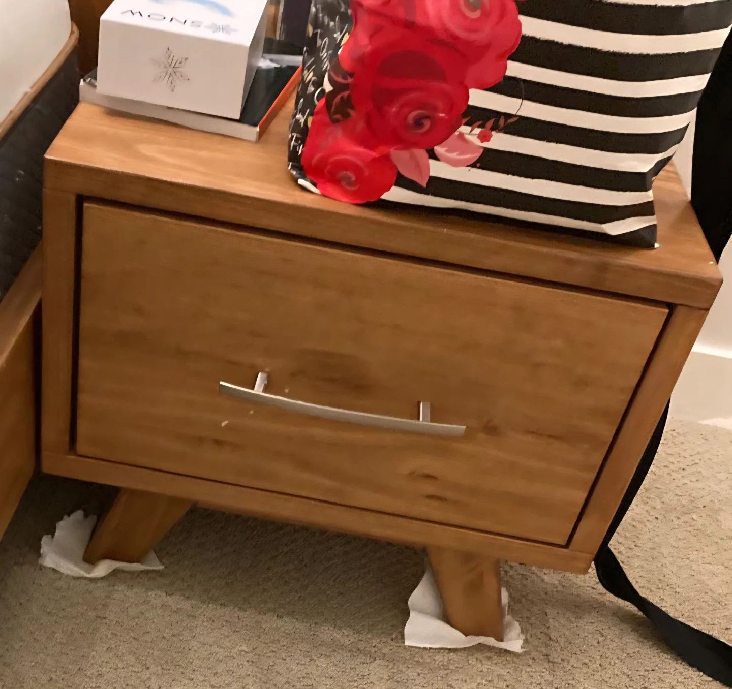 Narural Oak Sturdy bed and 2 Nightstands - photo 4