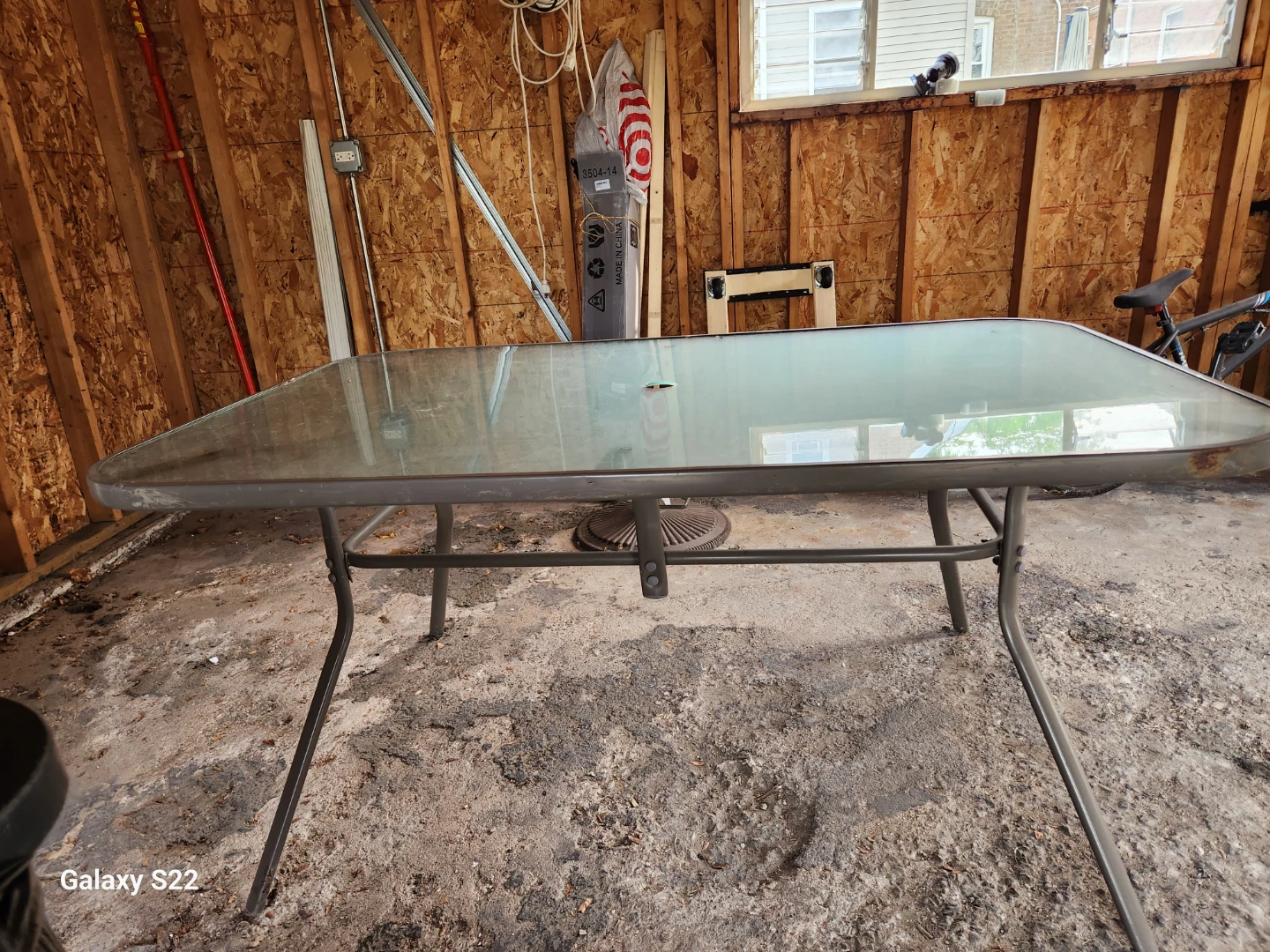 Glass Top Patio Table)washed)