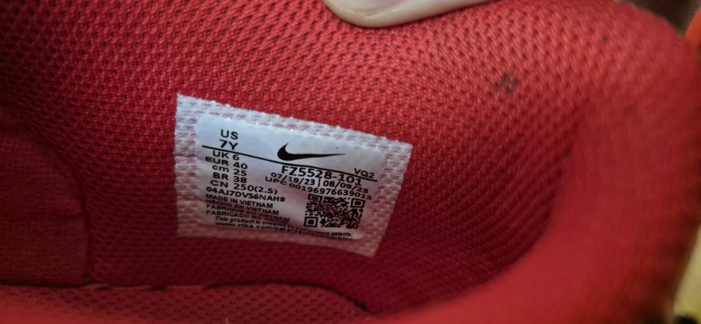 Nike Dunk Low GS 'Year of the Dragon' Shoes Size 7Y - photo 3