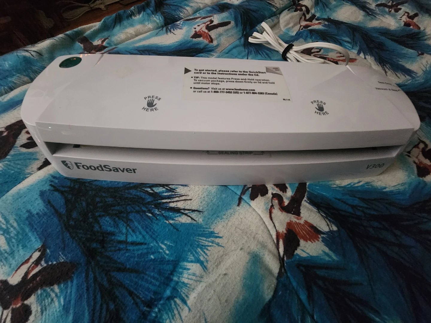 FoodSaver V300 Vacuum Sealer - photo 2