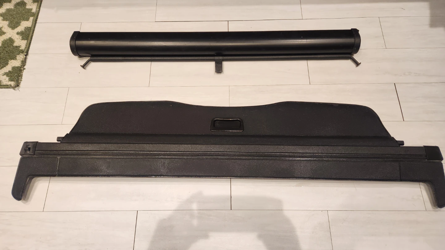 Black Cargo Cover and Pet Barrier for Porsxhe Cayenne - photo 4