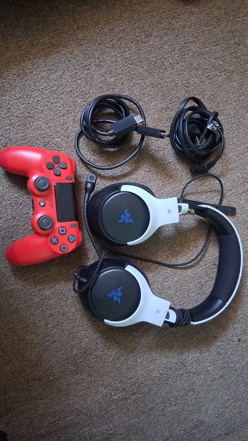 Sony PlayStation 4 Slim with Red controller and razer  headset - photo 2