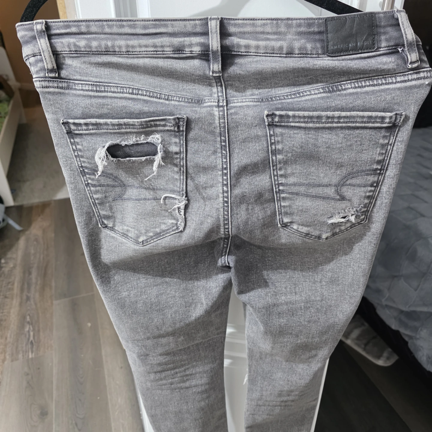 American Eagle Grey Distressed Skinny Jeans - photo 2