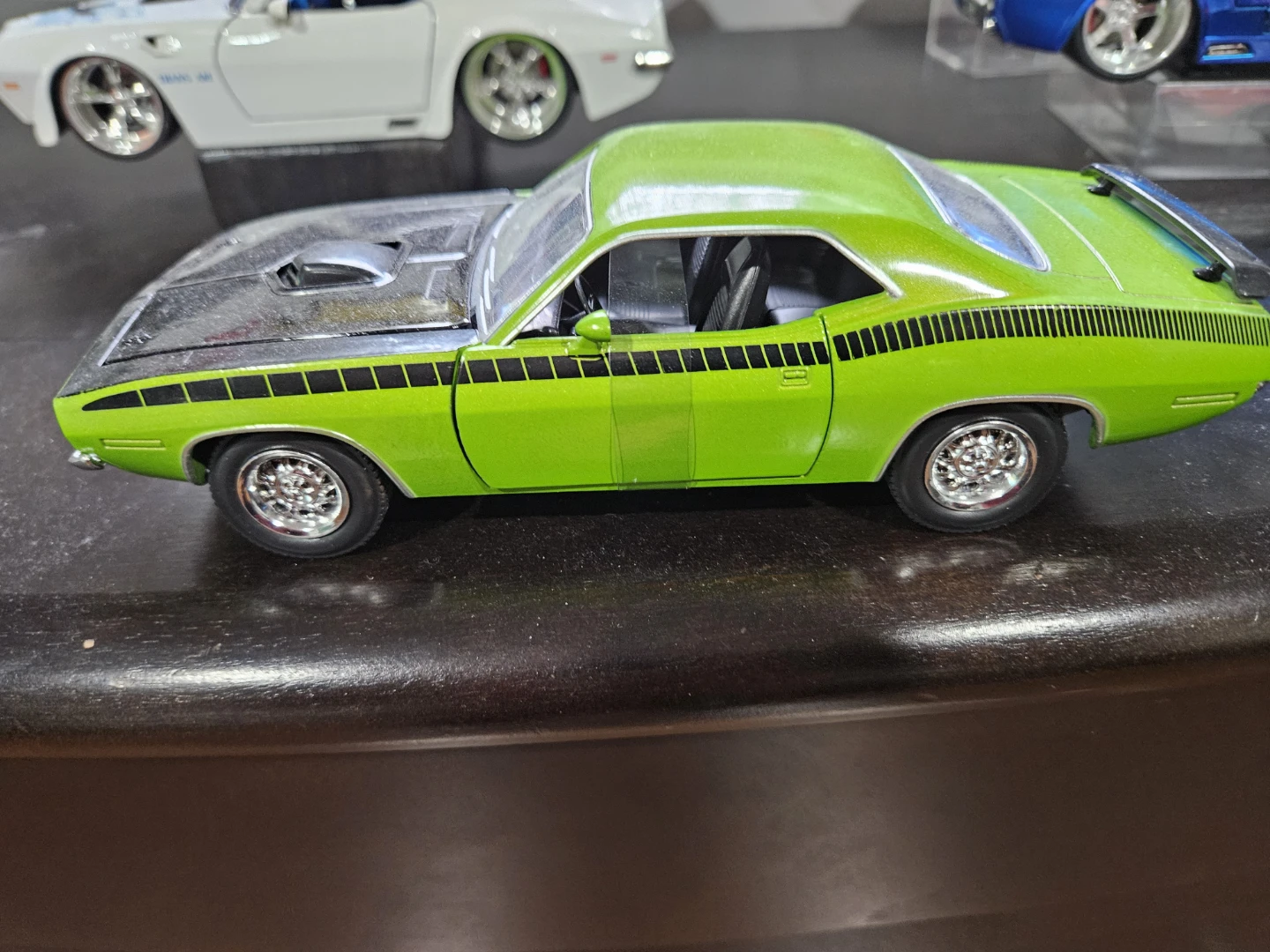1/24 Assorted die-cast Model Cars - photo 2