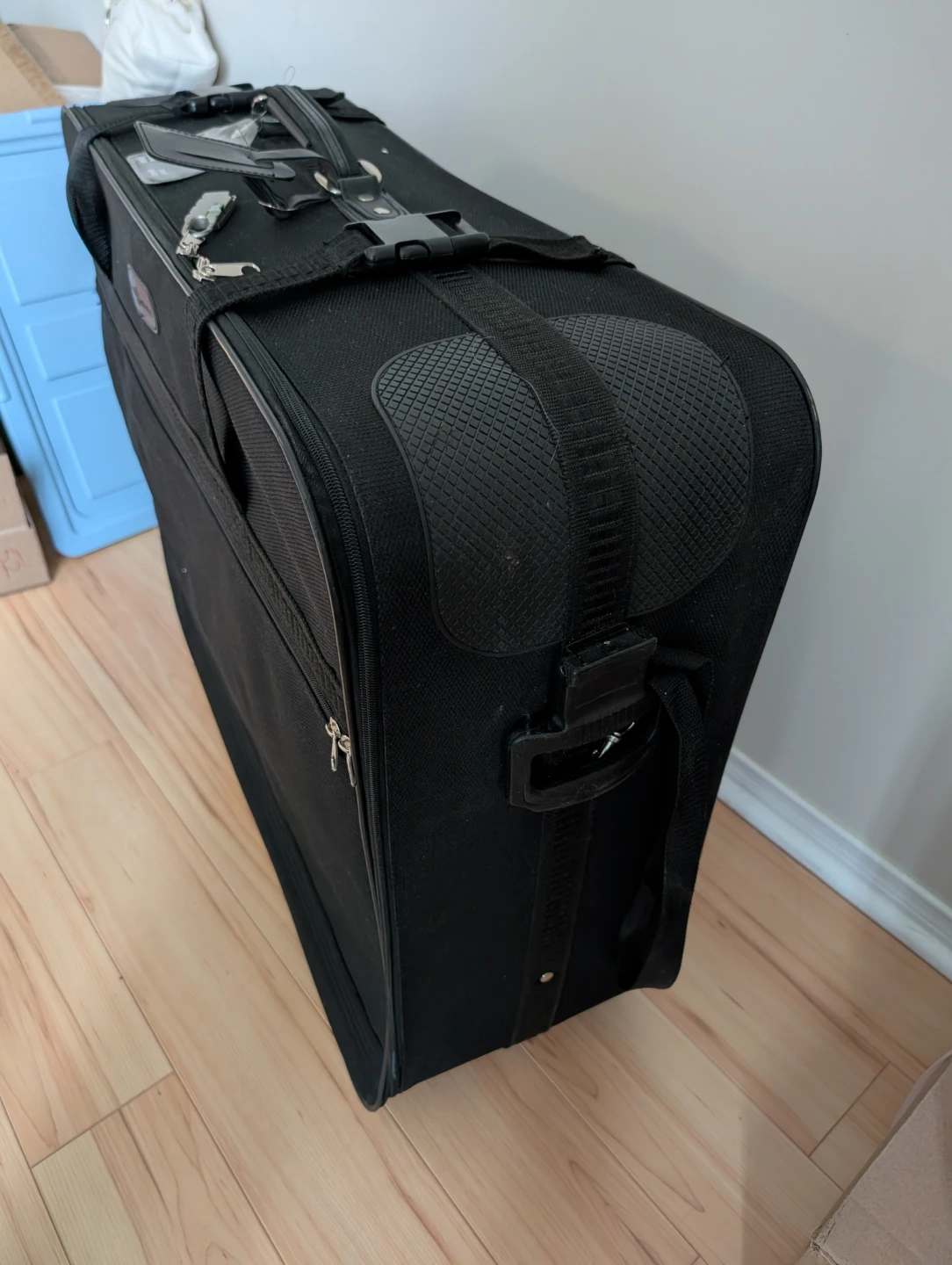 Black Delsey Luggage Suitcase - photo 4