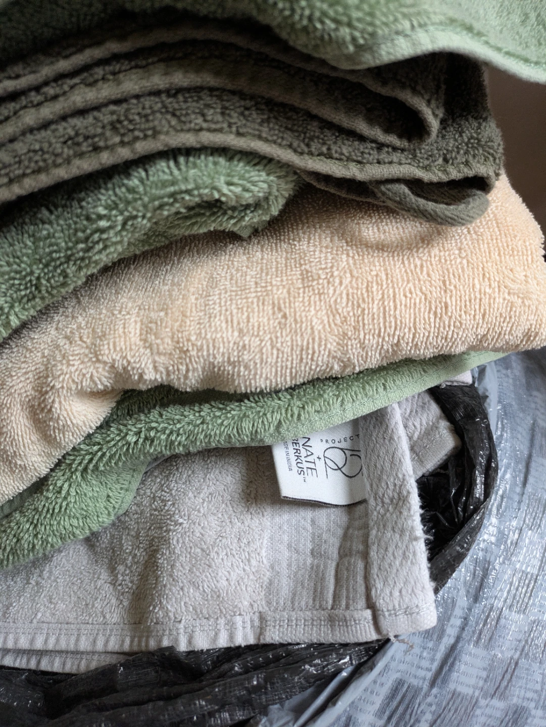 Bundle of 8 Towels - Assorted Brands & Colors - photo 2