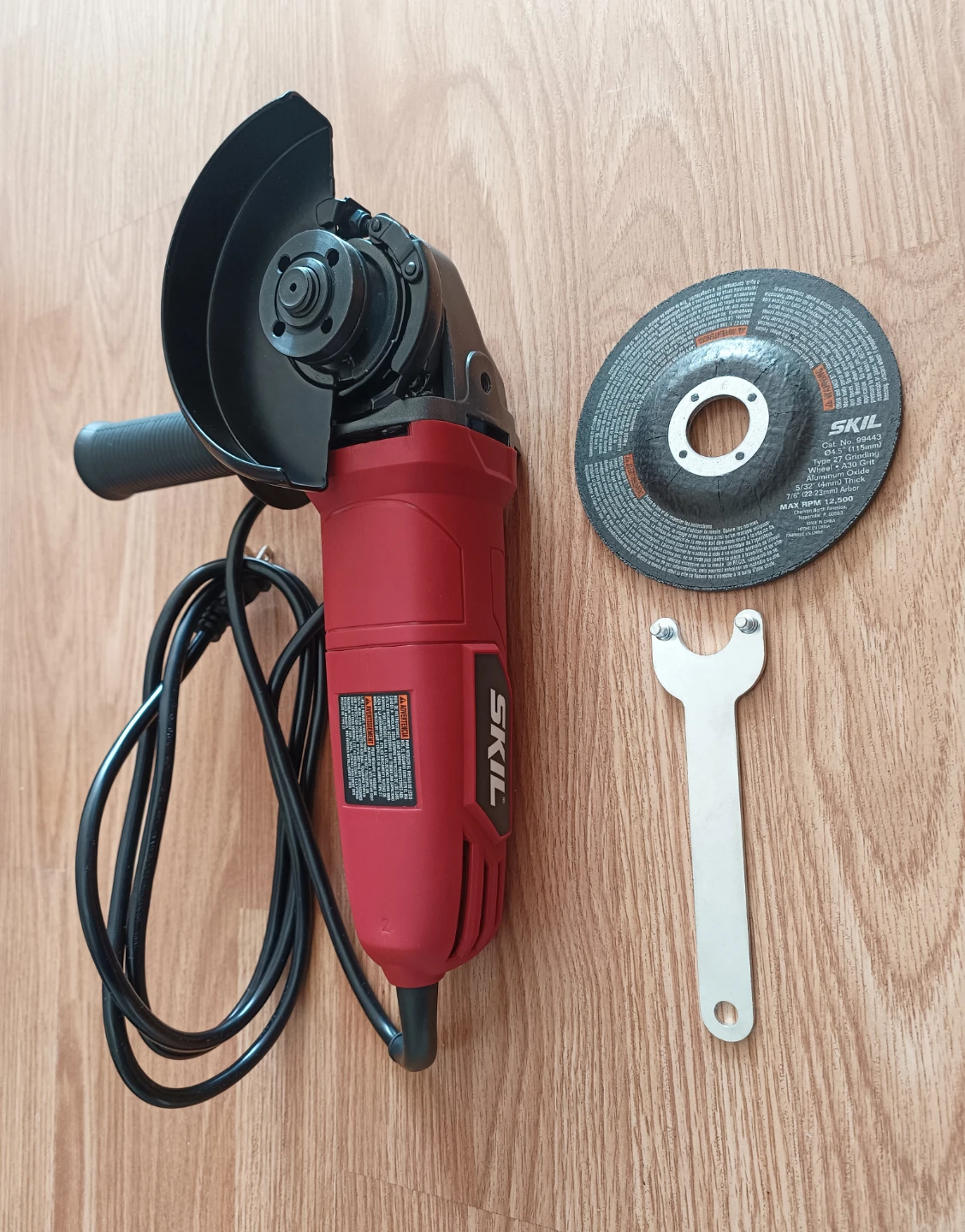 Skil 5.5 Amp 4-1/2 Inch Corded Angle Grinder