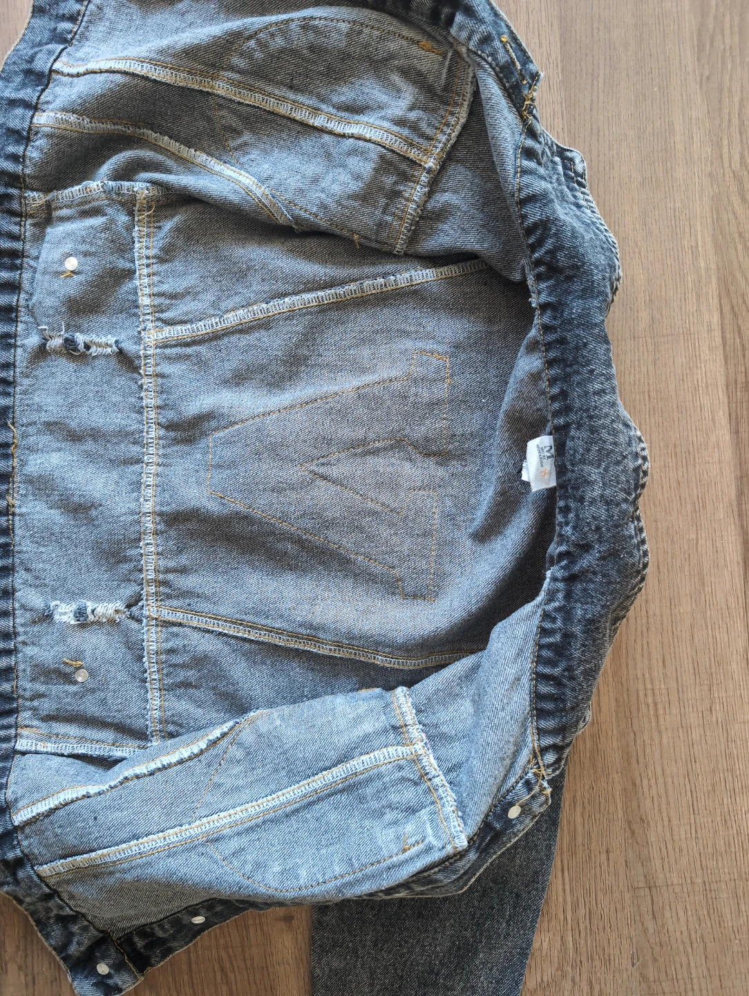 Girls' Denim Jacket with "V" Floral Appliqué - photo 3