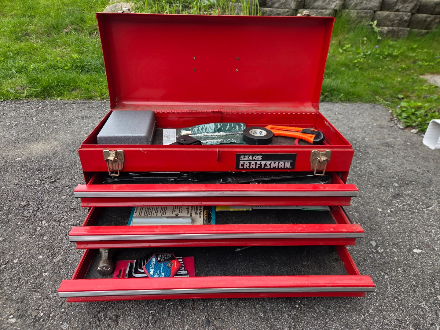 Craftsman 3 drawer tool box - photo 3