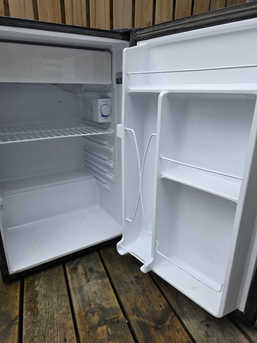 GE Mini Fridge - photo 2