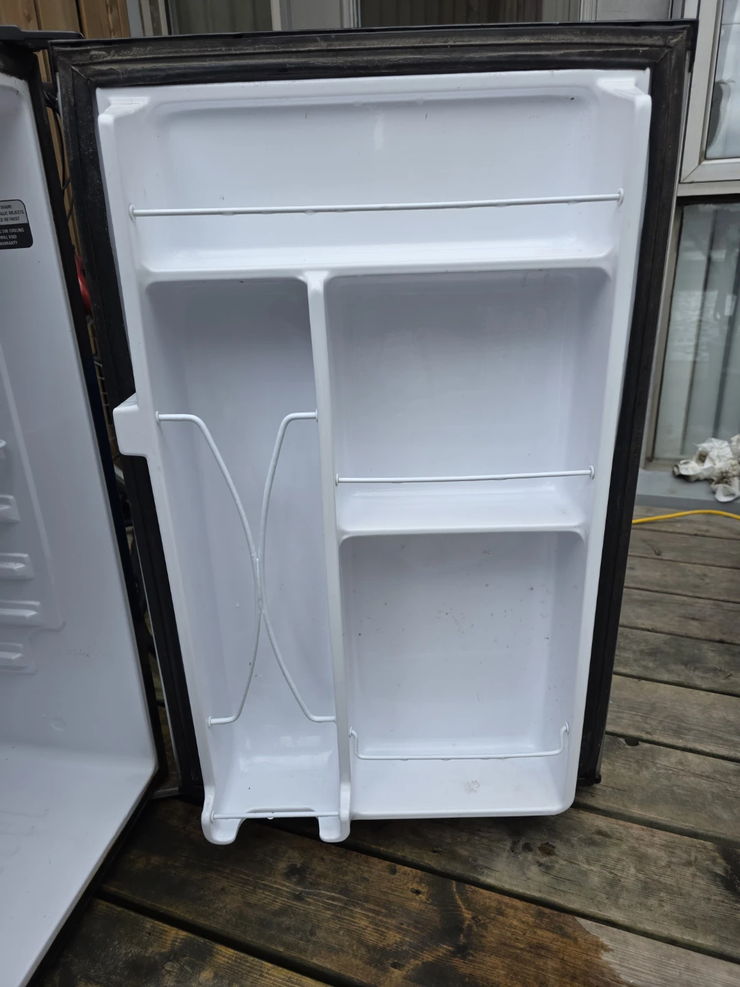 GE Mini Fridge - photo 4
