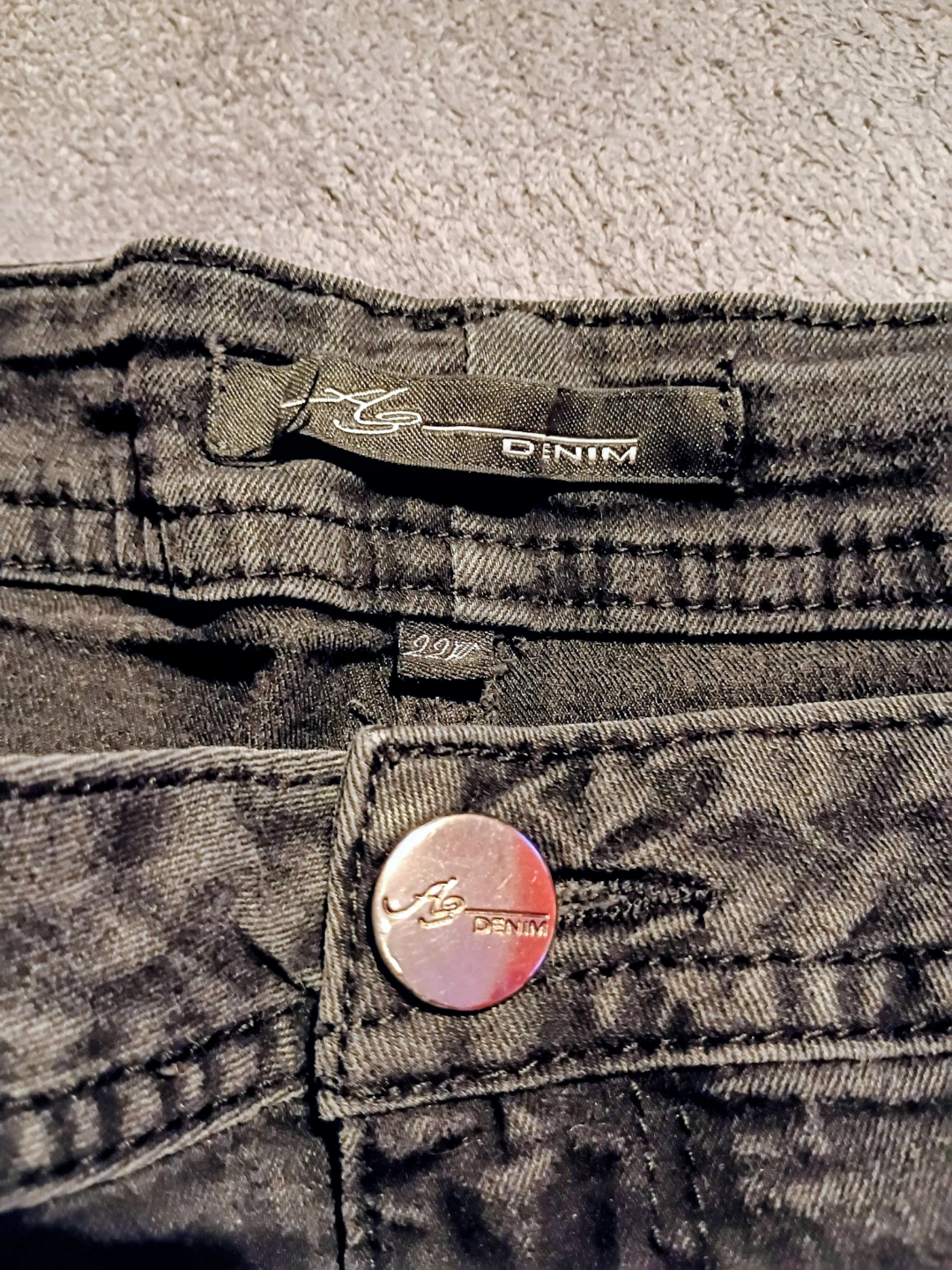 Women's jean shorts by Adriano Goldschmied (AG) size 22.. - photo 4