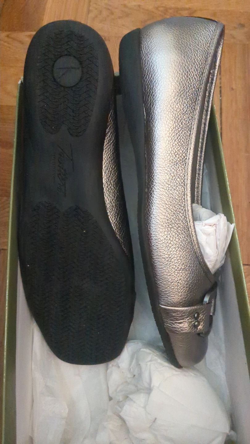 Trotters Sizzle Pewter Ballet Flats Size 9M - photo 3