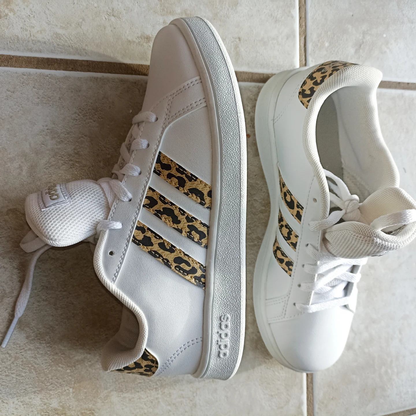 ‼️New‼️ Adidas Child Grand Court K lace tennis shoes 7-9 T