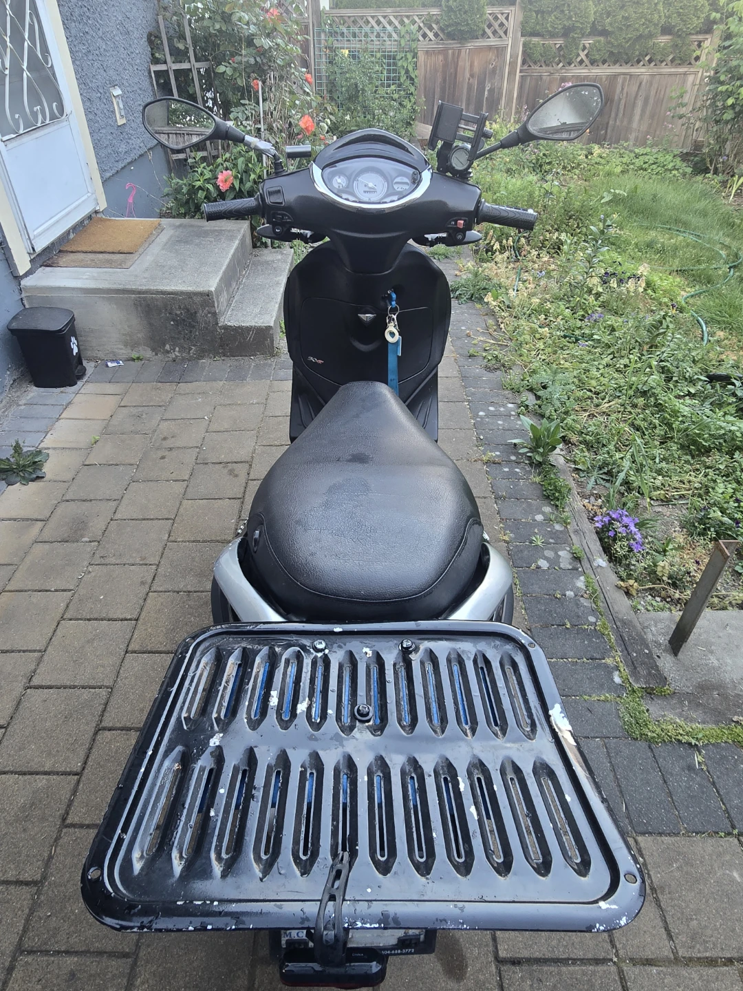 2014 Piaggio Fly50 4 stroke Scooter Moped Two wheeler 49cc - photo 4