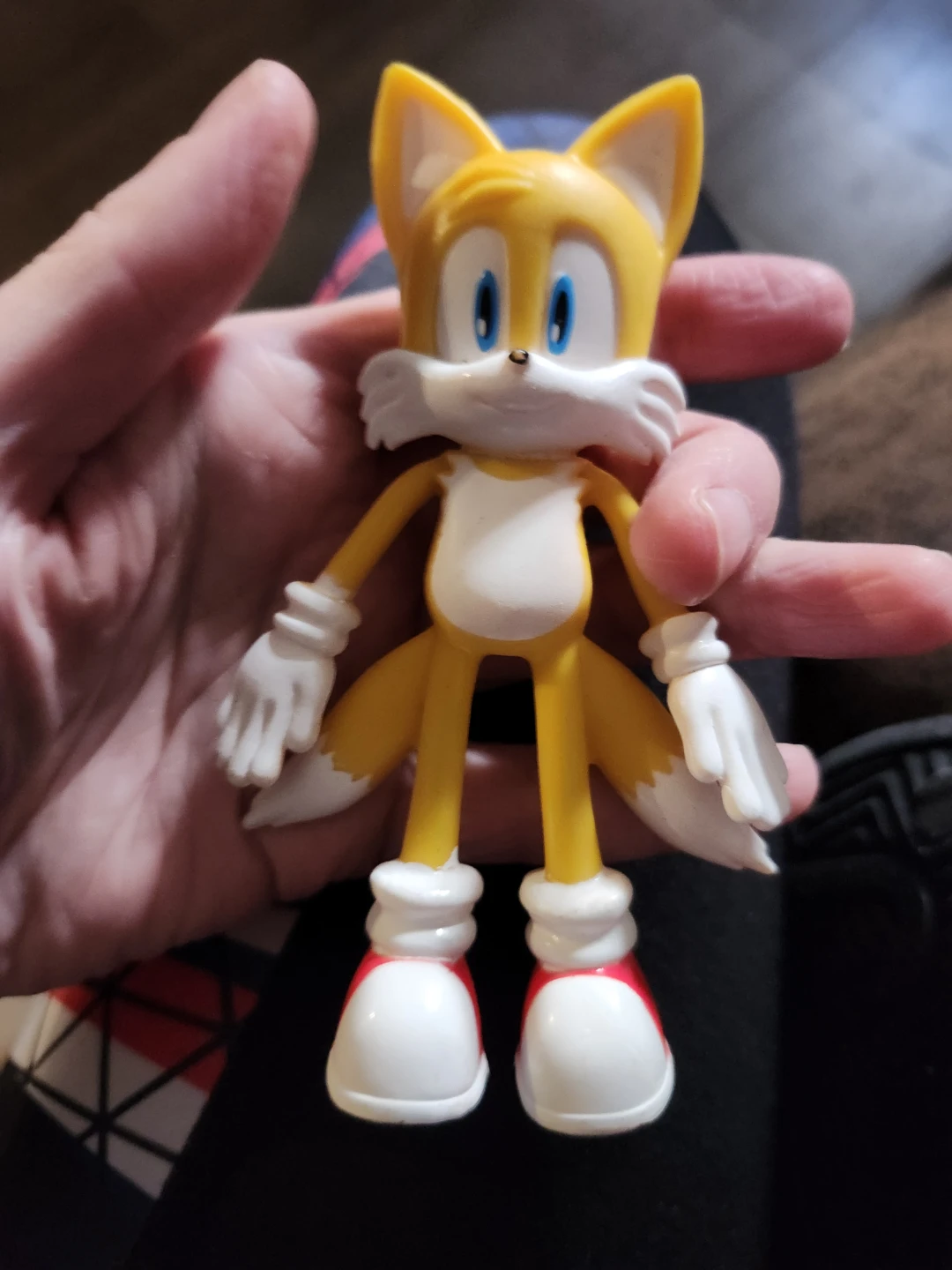 $5 sonic stretch figurine