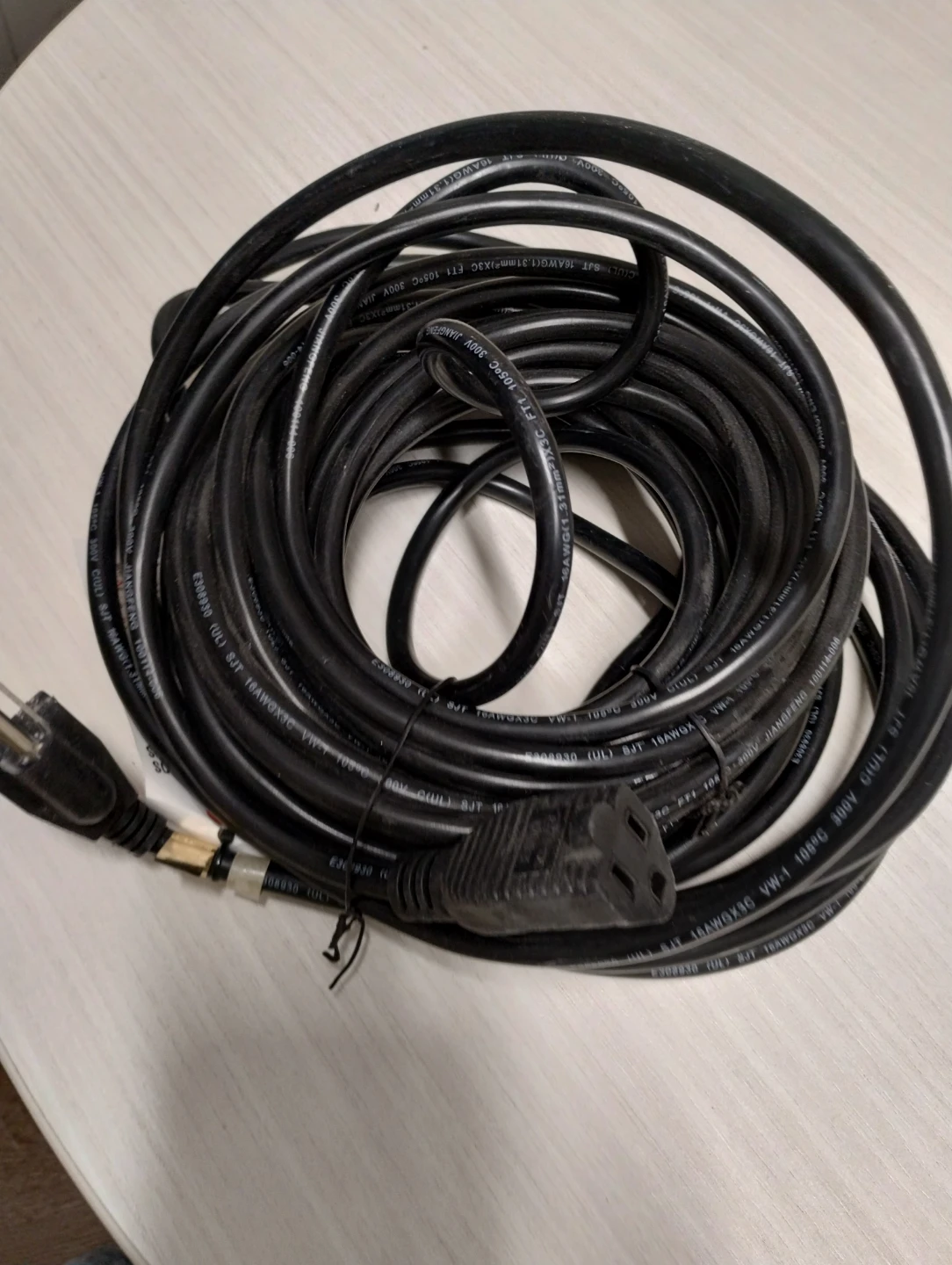 100 ft Extension Cord