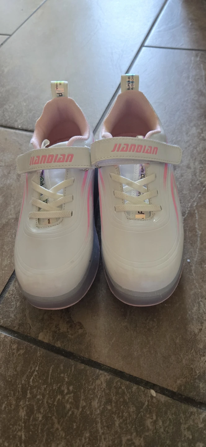 JIANDIAN Light-Up Roller Shoes - White/Pink