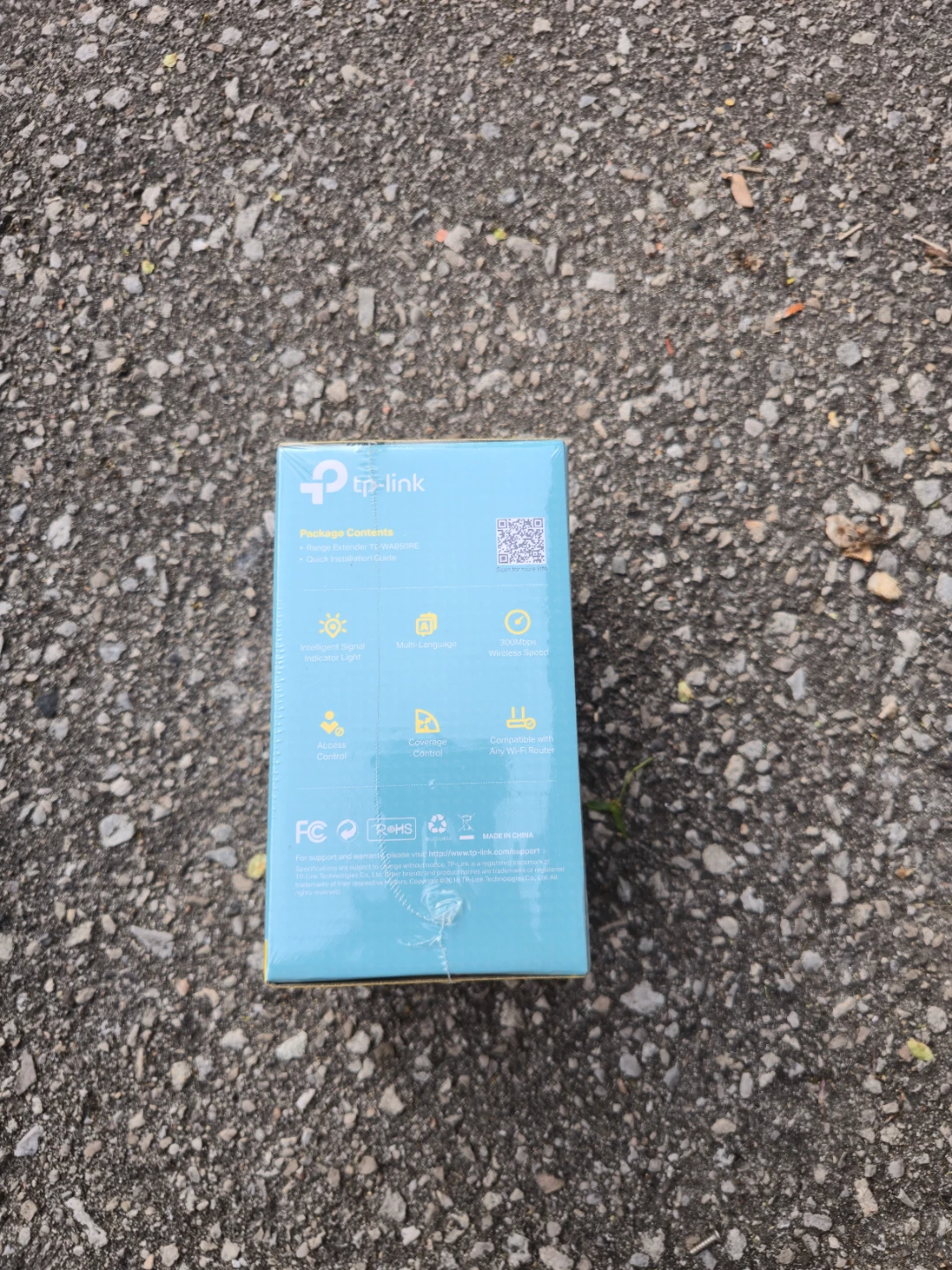 TP-Link 300Mbps Wi-Fi Range Extender - photo 2