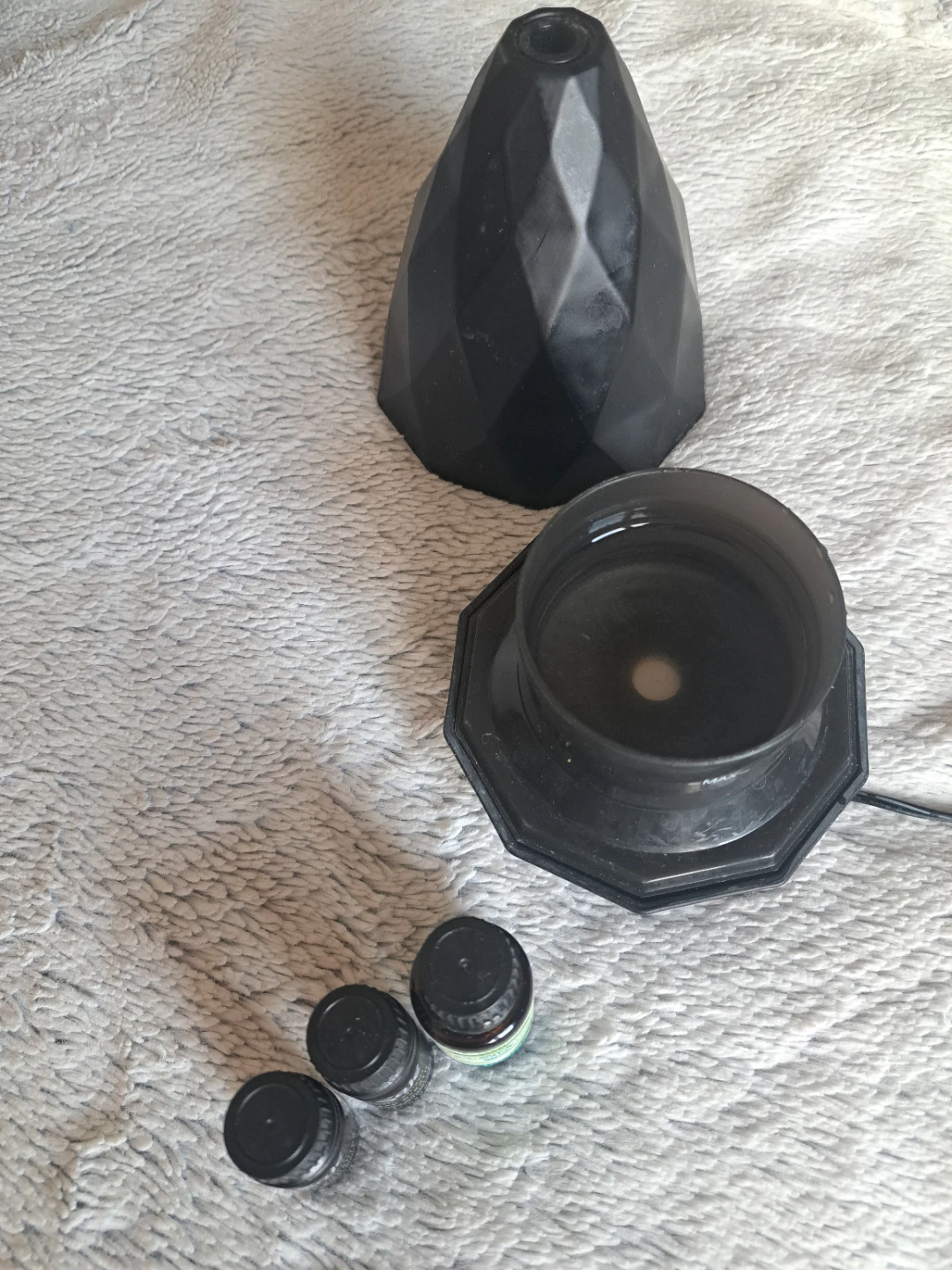 Saje air diffuser with essentisl.oils