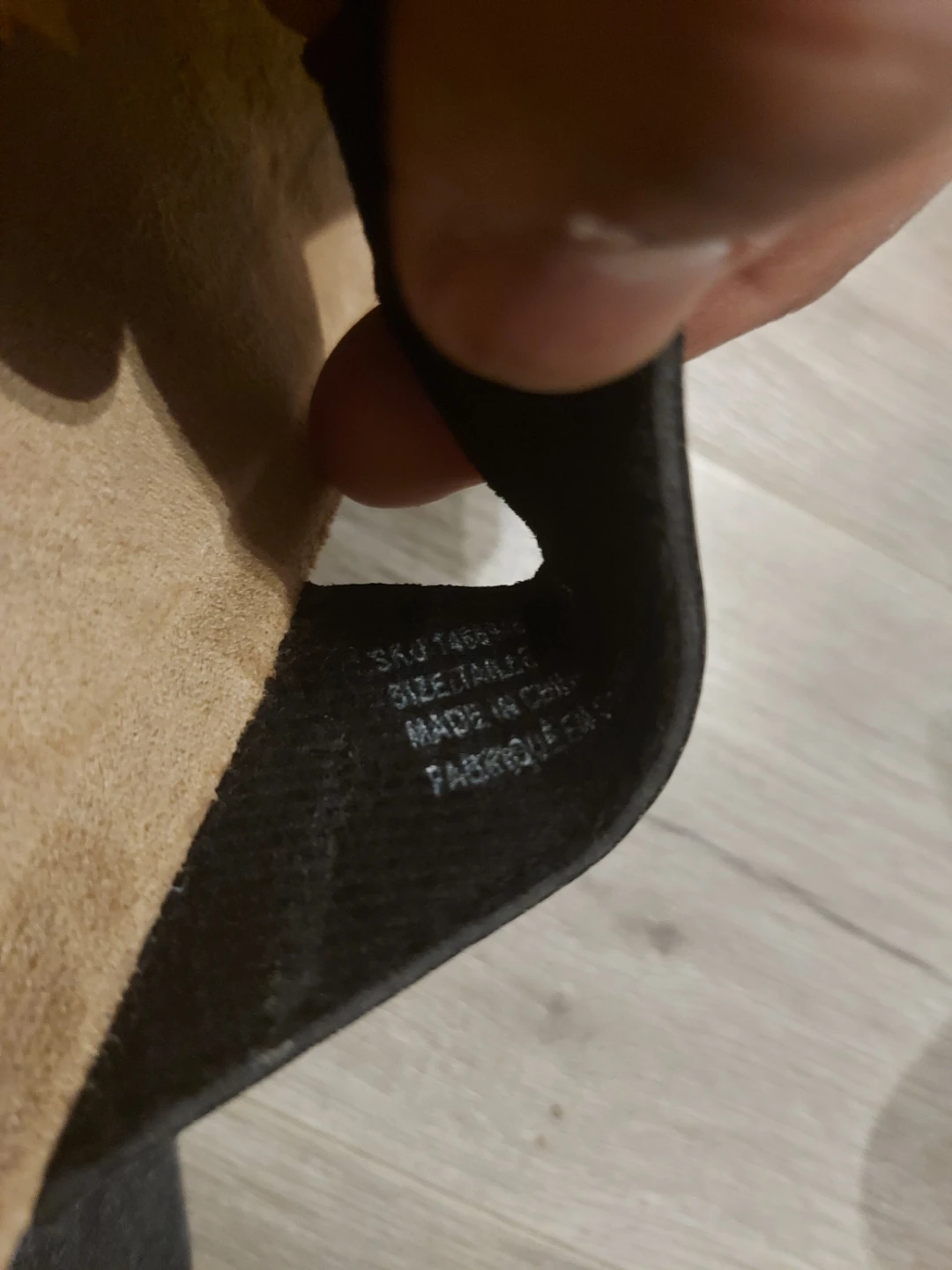 mySTYLE Black Patent Thong Sandals Size 6 - photo 2