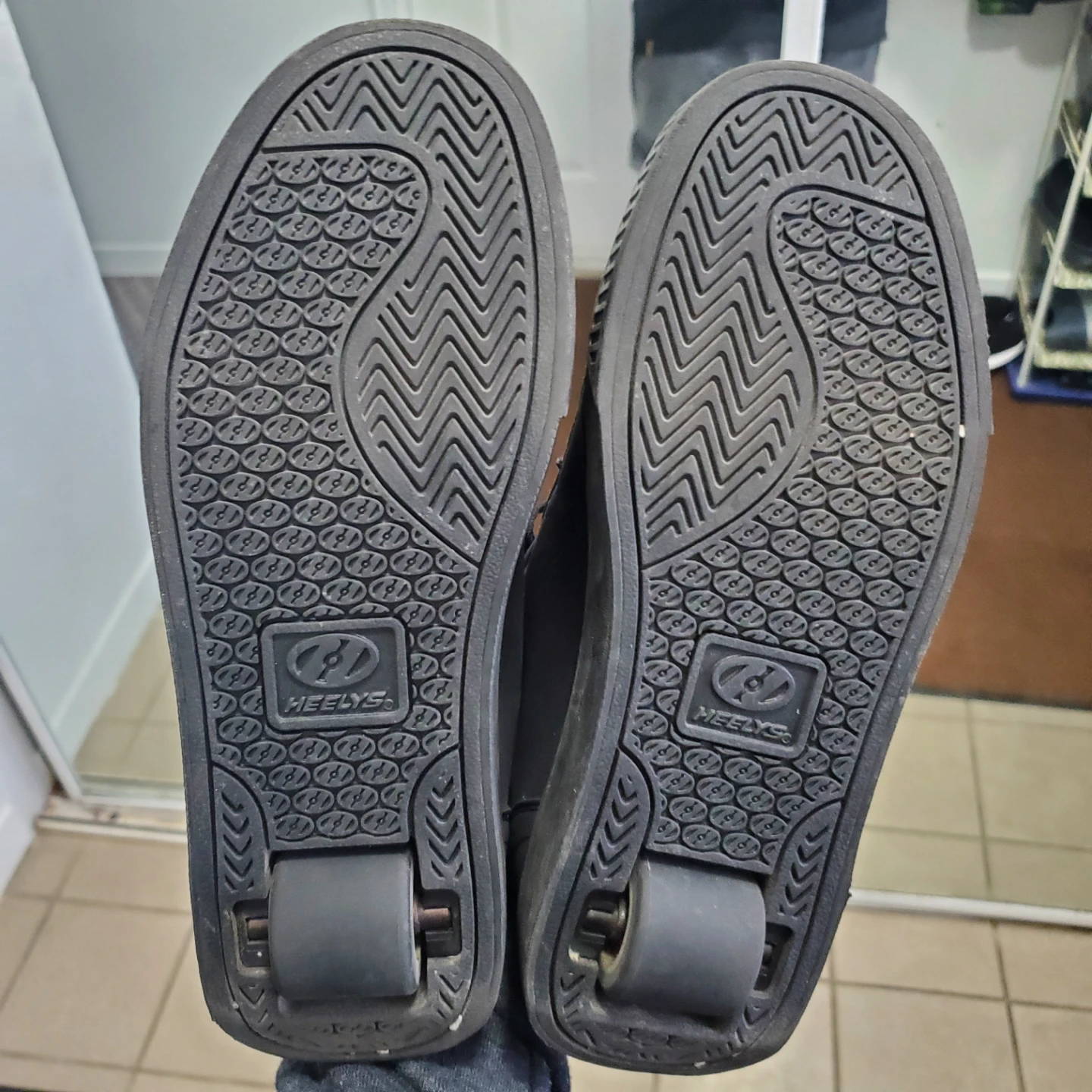Black Heelys Shoes with Wheels - photo 2