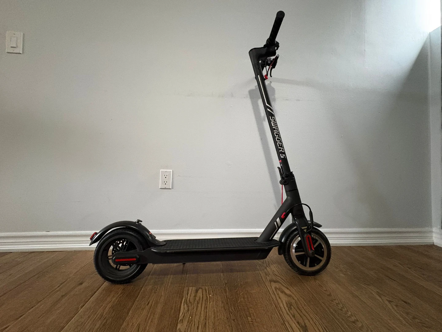 Swagtron Swagger 5 Folding Electric Scooter - photo 4