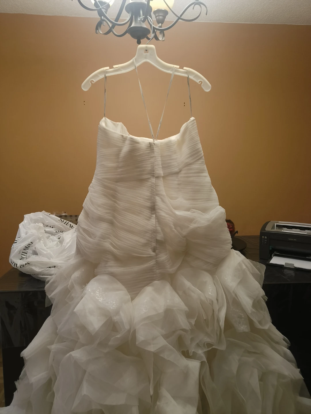 Vera Wang Wedding Dress - Must Go! - photo 5