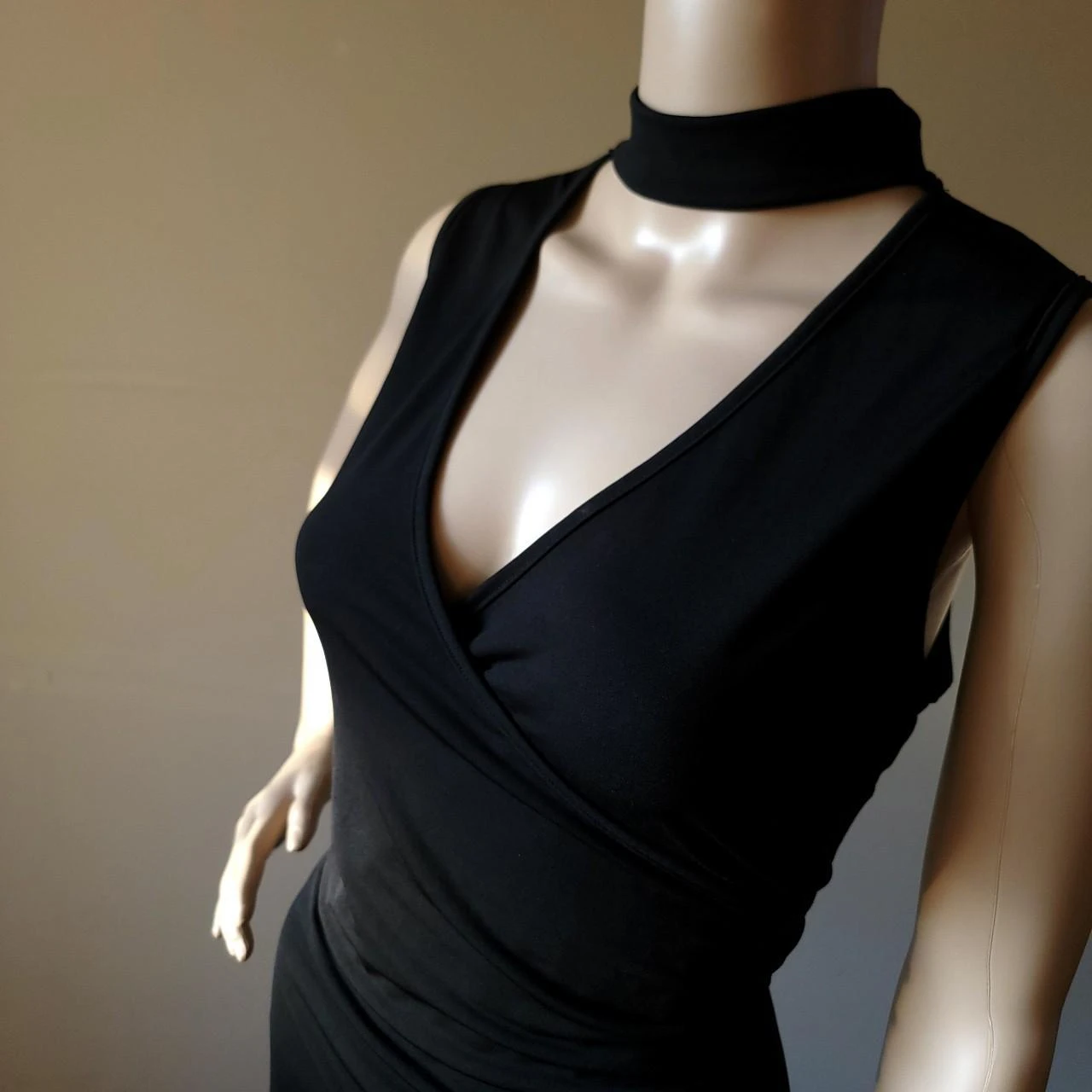 Black Ruched V-Neck Dress with Choker Neckline - photo 5