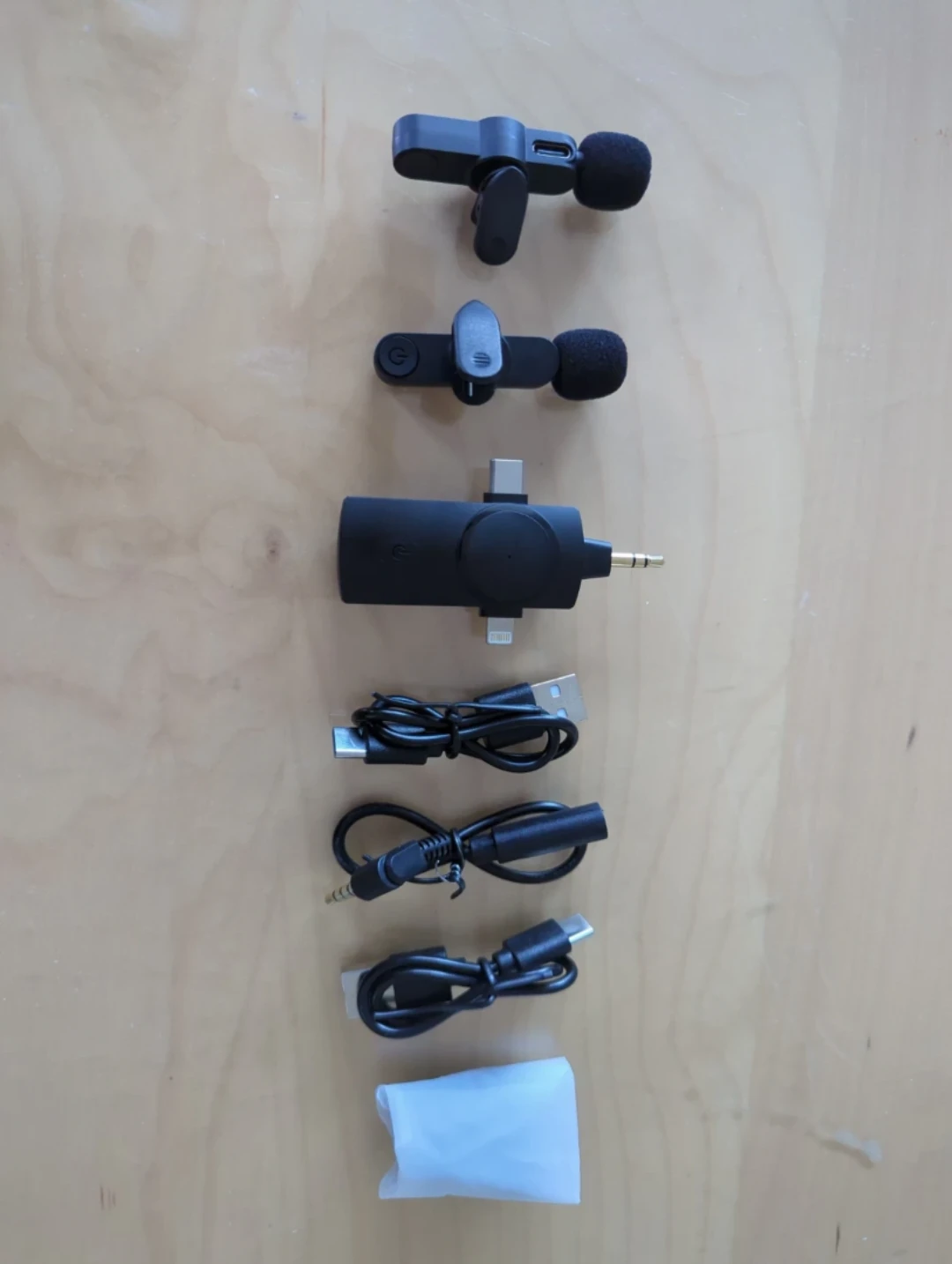 Wireless Microphone Kit with 2 Transmitters and 1 Receiver - photo 4