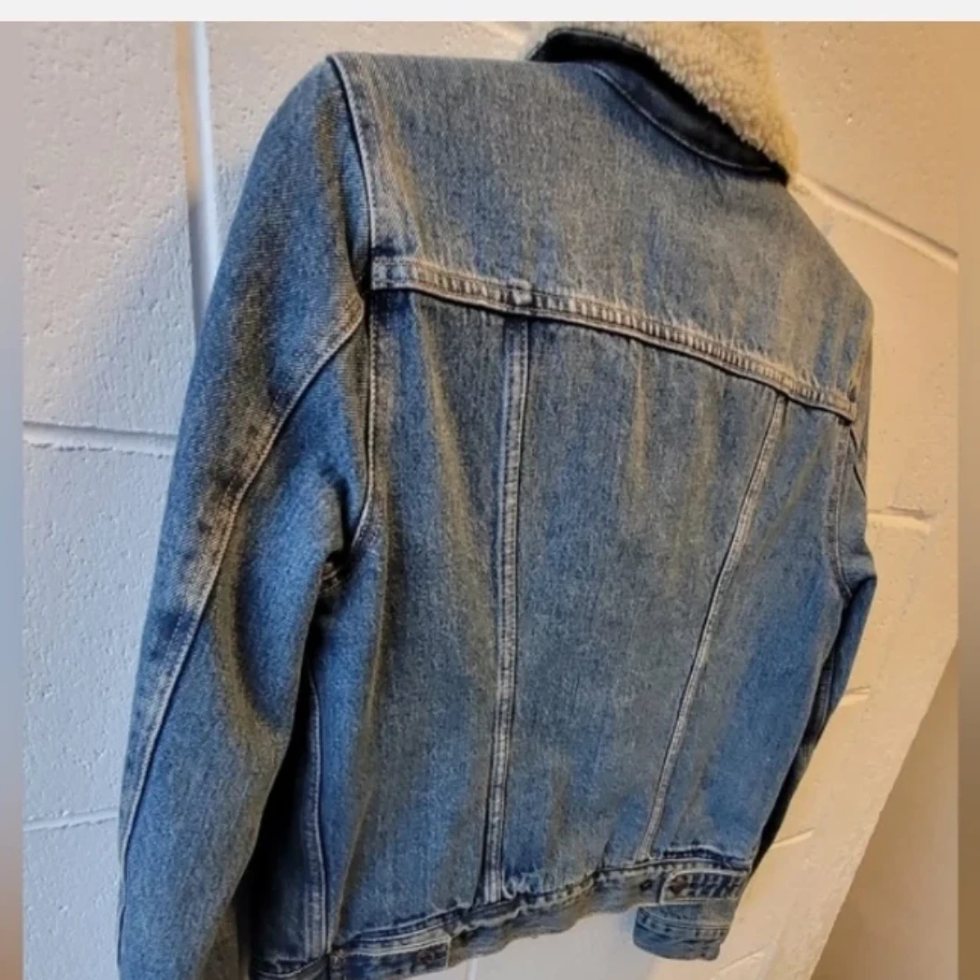 Levi's sherpa jacket Small - photo 5