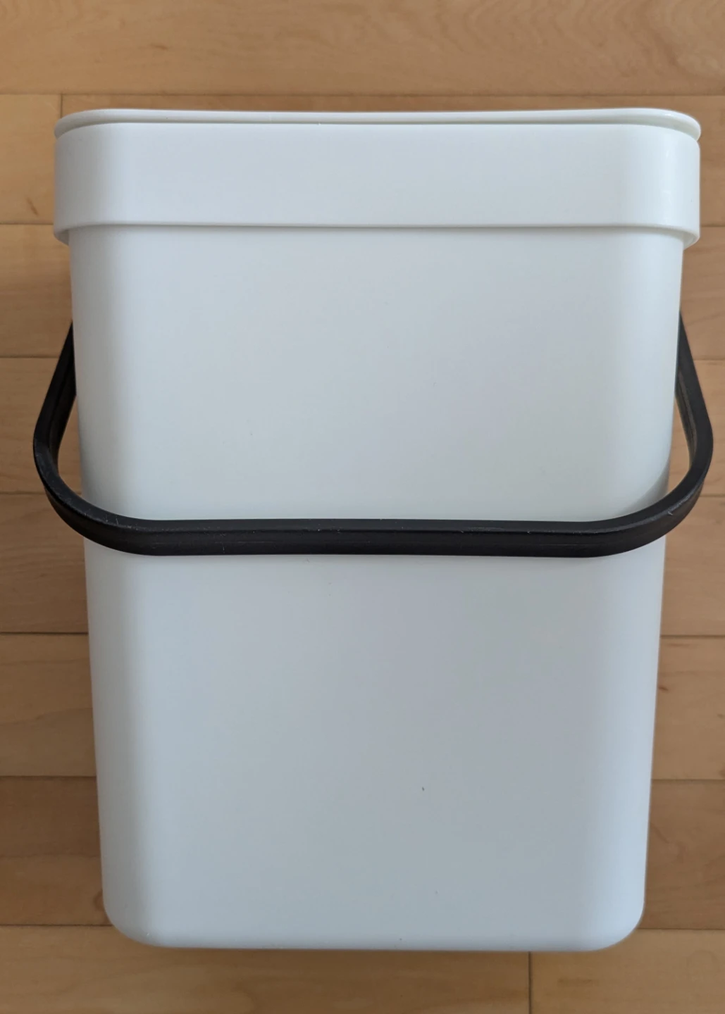 White Kitchen Compost Bin with Lid - photo 3
