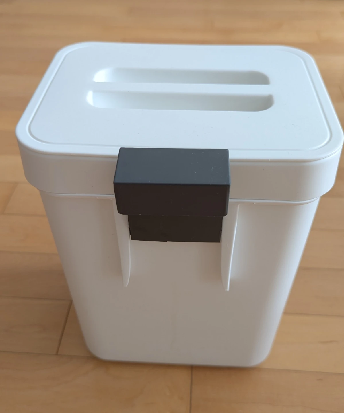 White Kitchen Compost Bin with Lid - photo 4