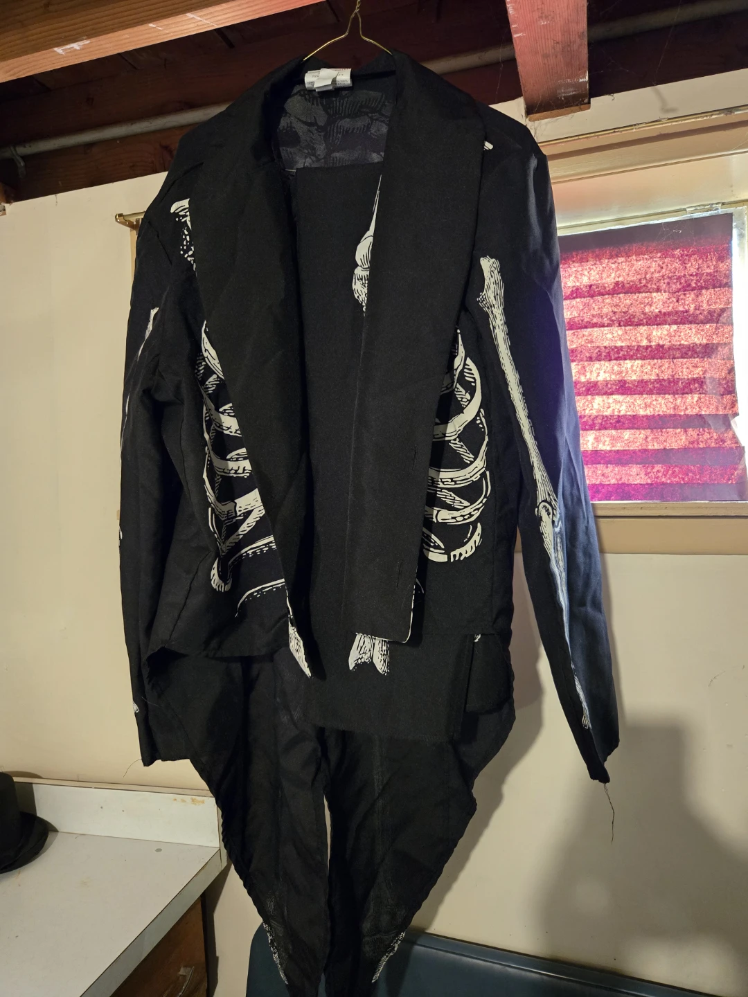 Black Skeleton Print Suit Jacket and Pants Costume Size 42/46