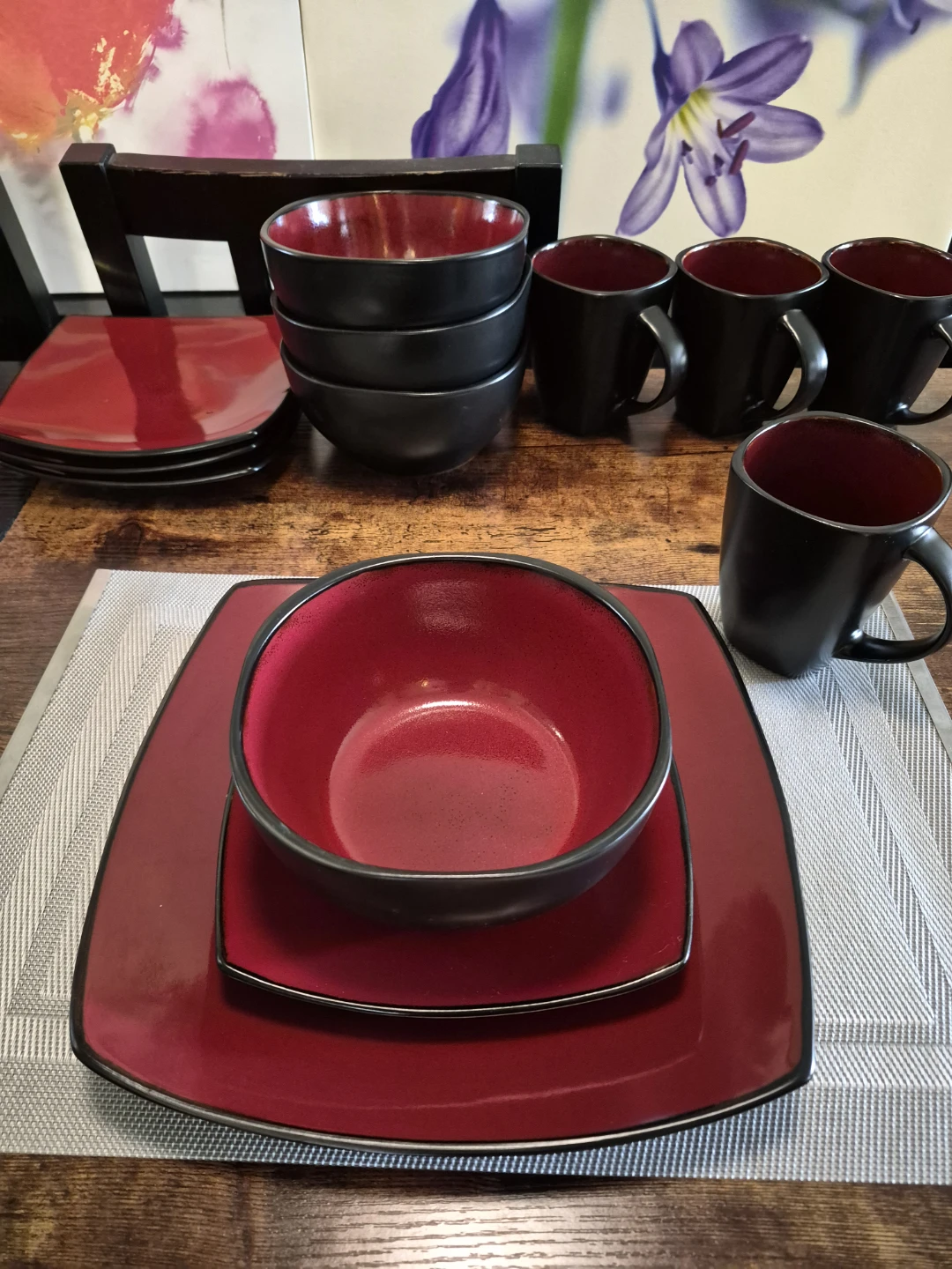 NEW Gibson Elite Stoneware Set (15 Pcs) – Red/Black