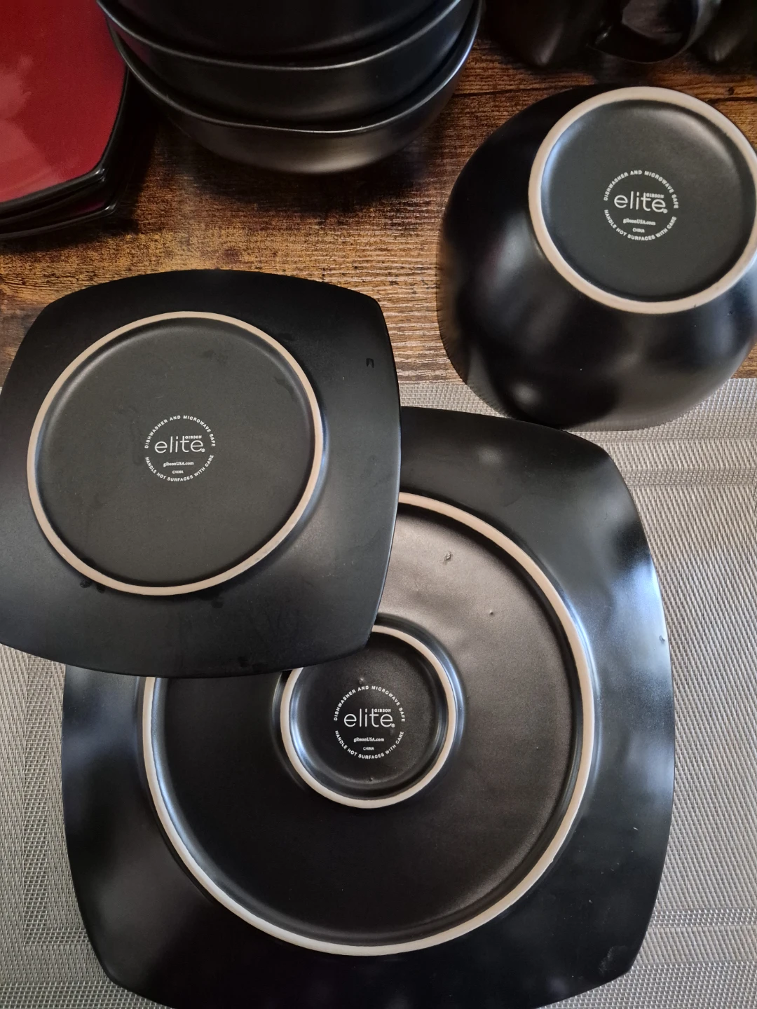 NEW Gibson Elite Stoneware Set (15 Pcs) – Red/Black - photo 3