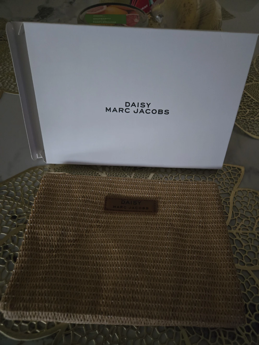 Marc Jacobs Daisy Pouch with Box - photo 2