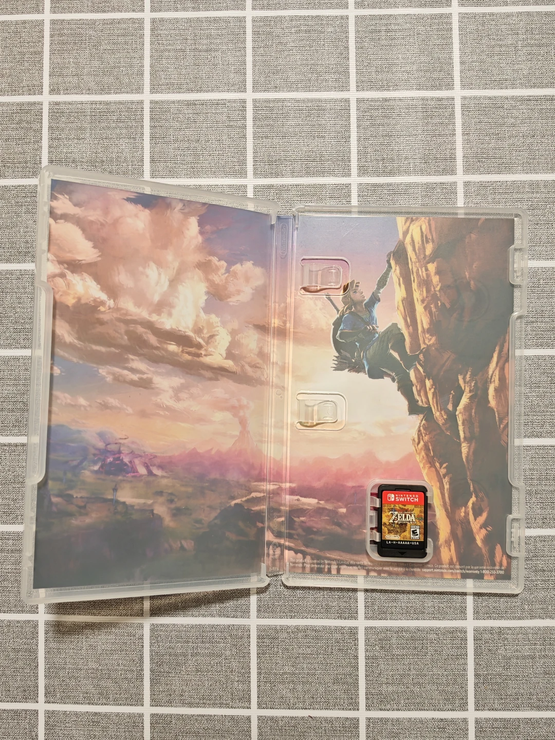 The Legend of Zelda: Breath of the Wild Nintendo Switch Game - photo 2