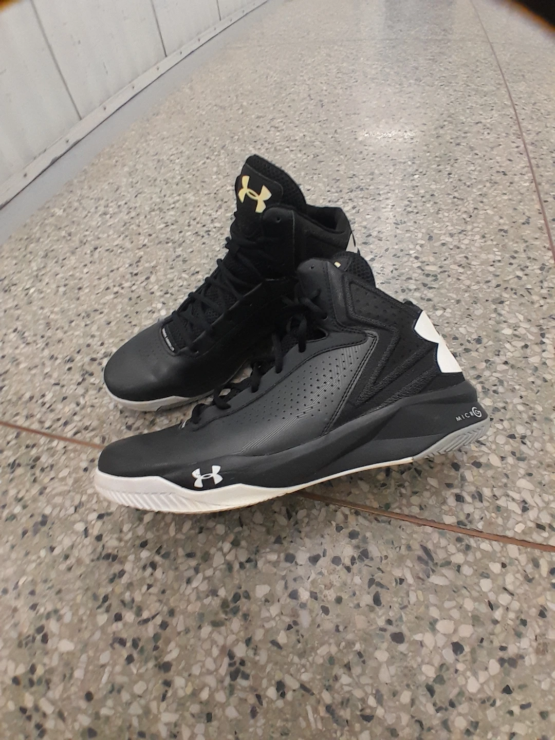 Under Armour Black Basketball Shoes Men's  Size 13 - photo 3