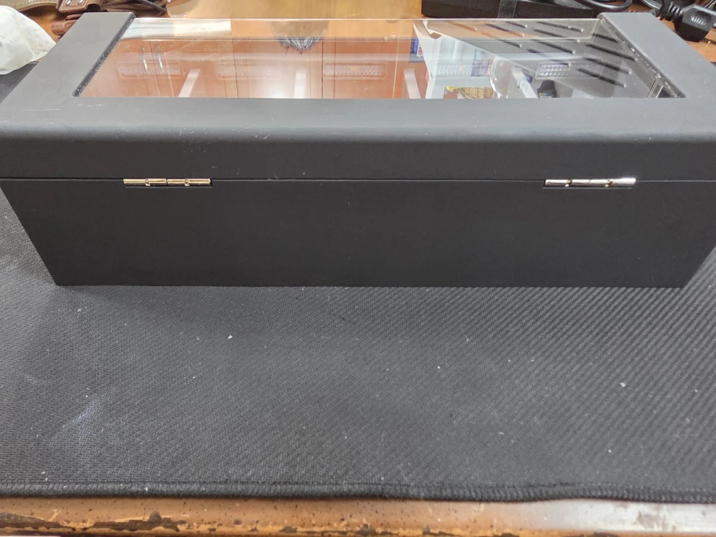 Brookstone Black 5-Slot Watch Box with Glass Lid - photo 3