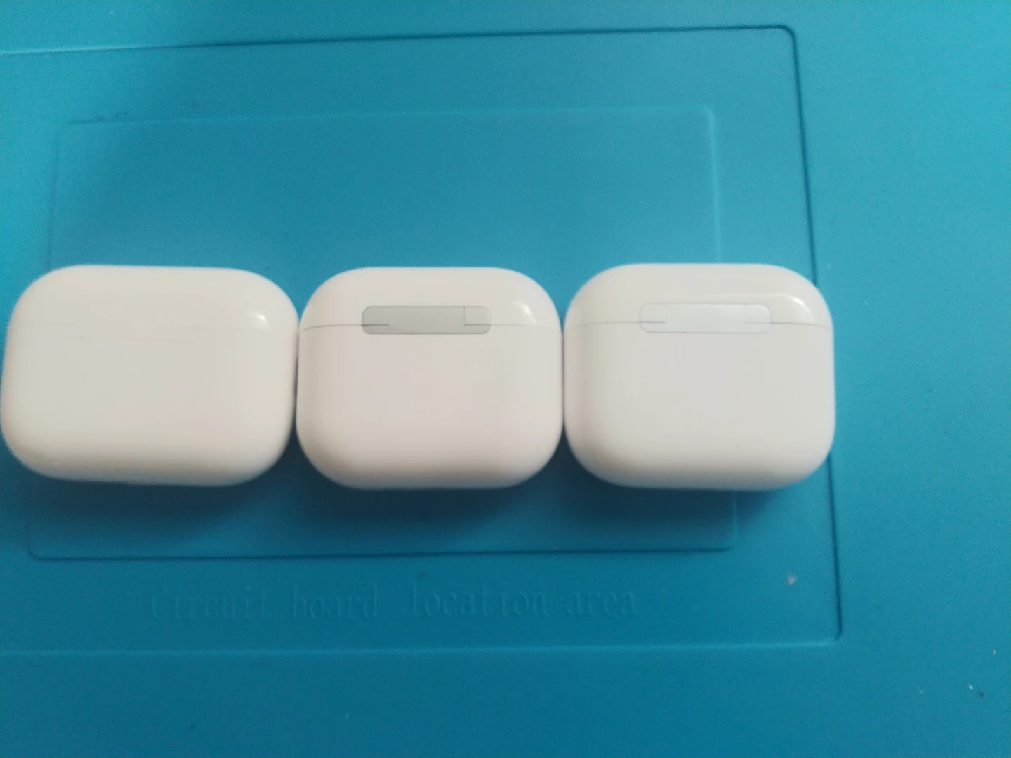 Apple AirPods Wireless Charging Cases - photo 2