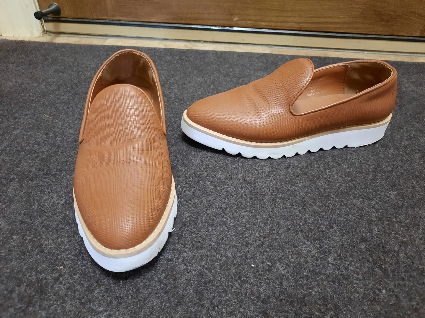 Women's shoes