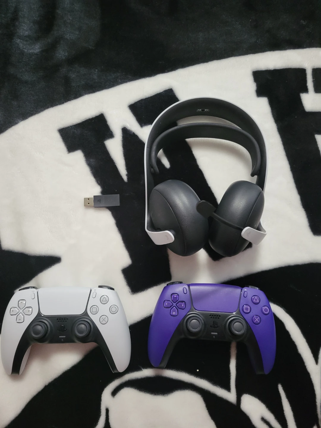PlayStation 5 DualSense Controllers, Pulse 3D Headset Bundle