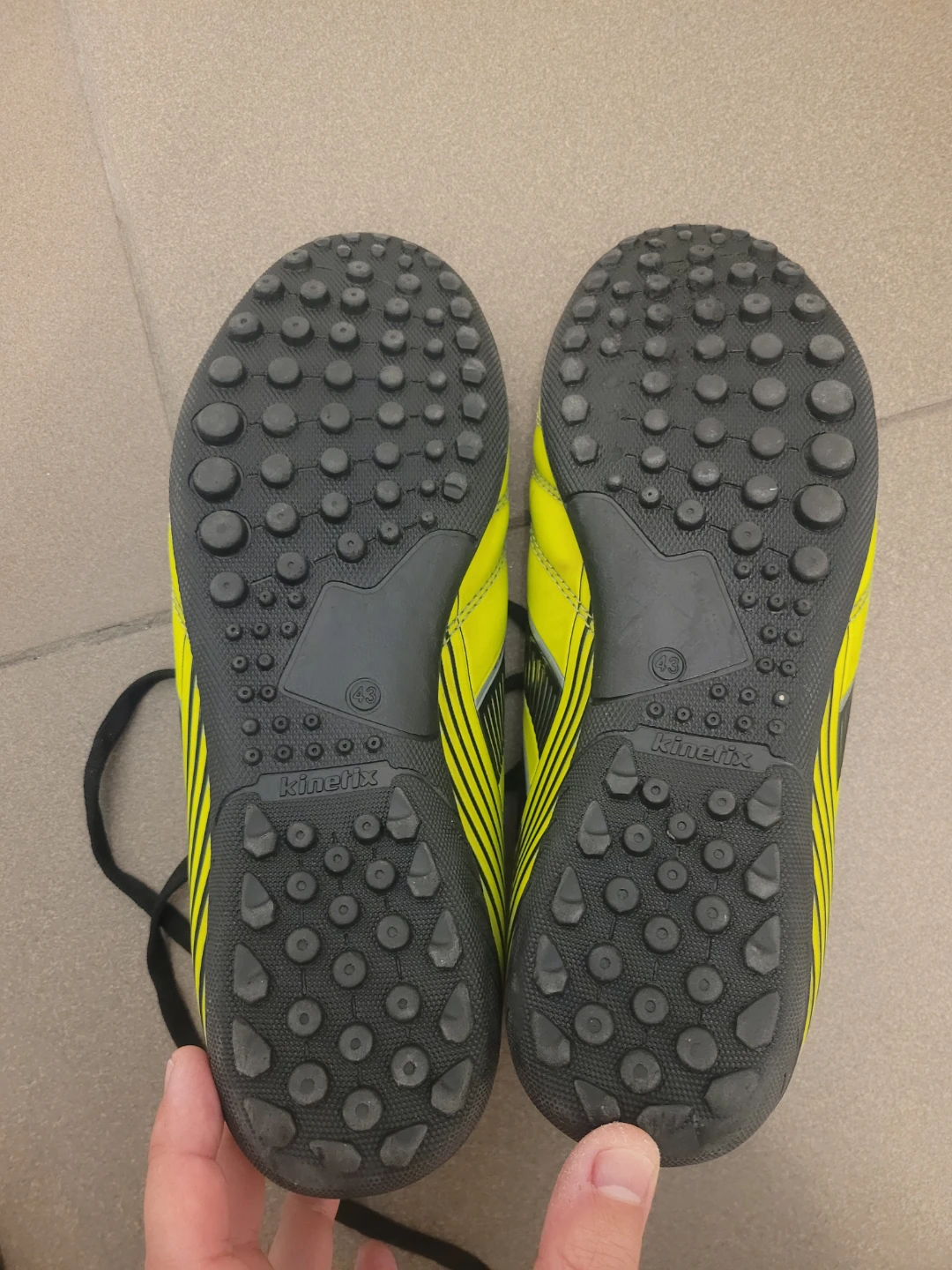 Kinetix Soccer Cleats - Size 10.5 US / 43 EUR - Yellow - photo 3