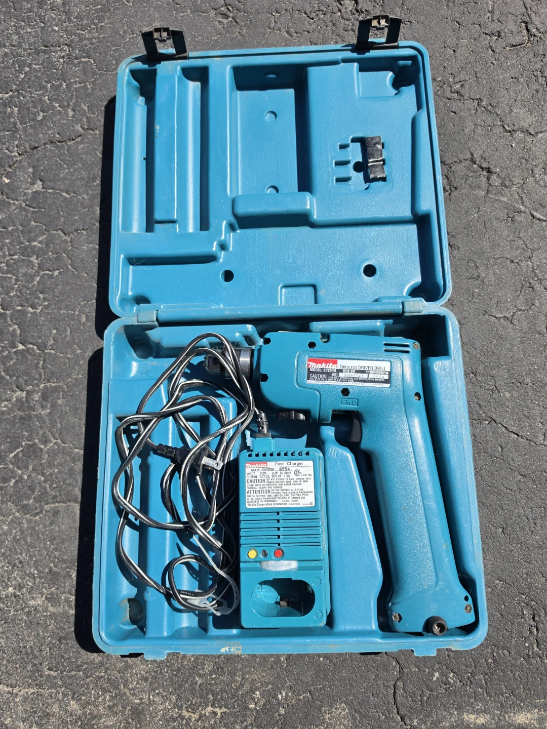 Makita Cordless Driver Drill with Fast Charger and Case