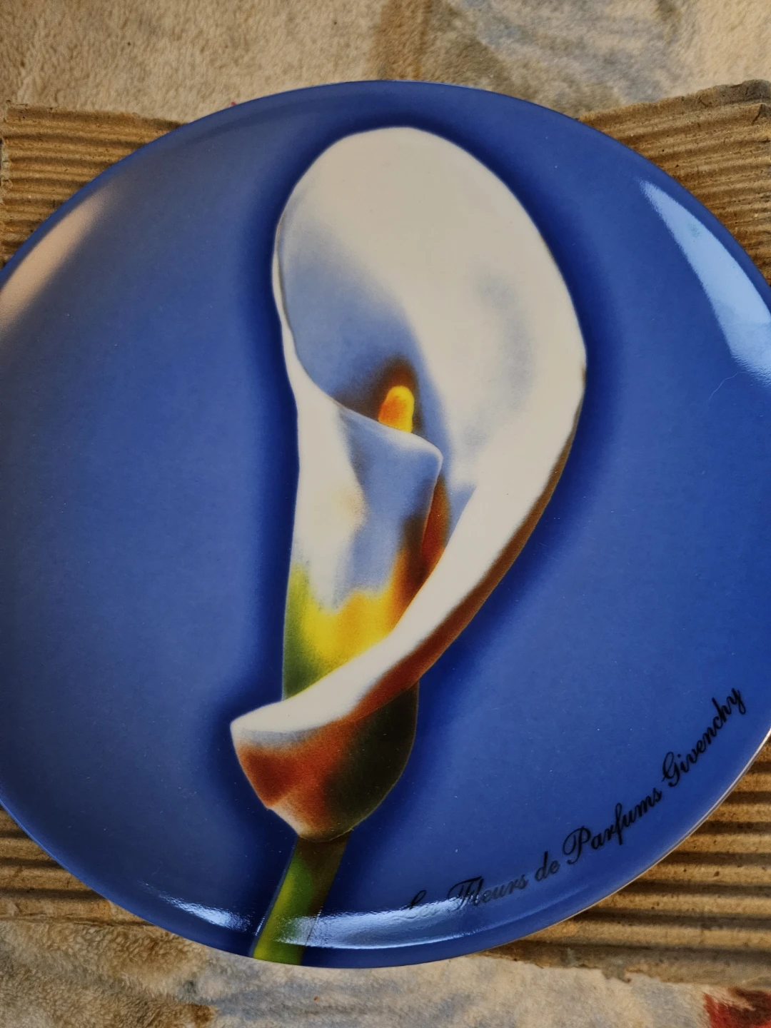 Givenchy Les Fleurs de Parfums Collectible Porcelain plates - photo 2