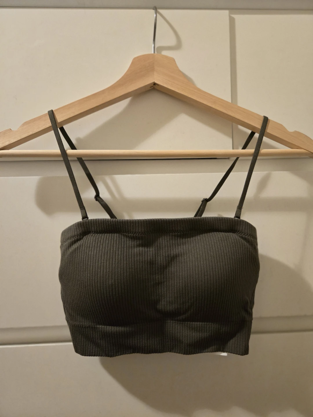 Brand new UNIQLO Women's Wireless Bra Top - Olive, Size XS