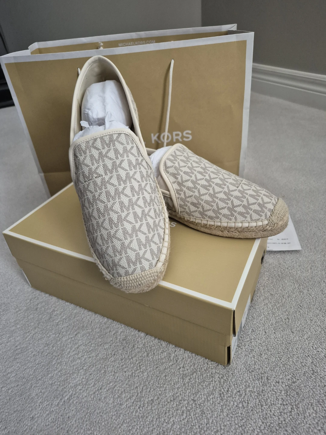 Size 8 BRAND NEW Michael Kors MK Signature Espadrille Flats